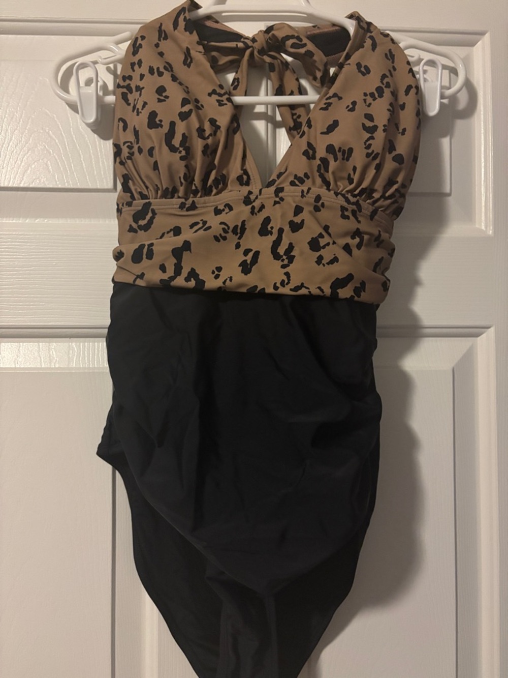 Cupshe Black and Tan Leopard Print One-Piece Swimsuit